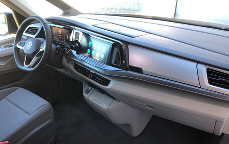 Volkswagen Multivan, 2023 год, 5 450 000 рублей, 12 фотография