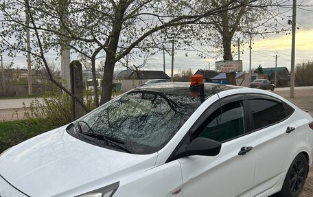 Hyundai Solaris II рестайлинг, 2014 год, 450 000 рублей, 2 фотография