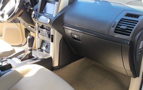 Toyota Land Cruiser Prado 150 рестайлинг 2, 2011 год, 2 890 000 рублей, 11 фотография