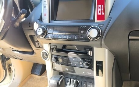 Toyota Land Cruiser Prado 150 рестайлинг 2, 2011 год, 2 890 000 рублей, 12 фотография