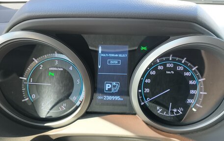 Toyota Land Cruiser Prado 150 рестайлинг 2, 2011 год, 2 890 000 рублей, 24 фотография