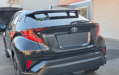 Toyota C-HR I рестайлинг, 2023 год, 2 070 000 рублей, 6 фотография
