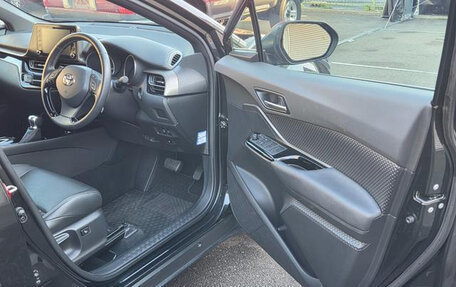 Toyota C-HR I рестайлинг, 2023 год, 2 070 000 рублей, 11 фотография