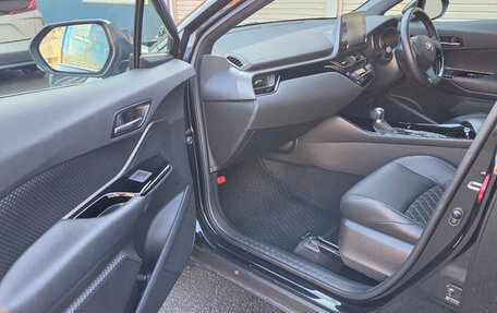 Toyota C-HR I рестайлинг, 2023 год, 2 070 000 рублей, 13 фотография