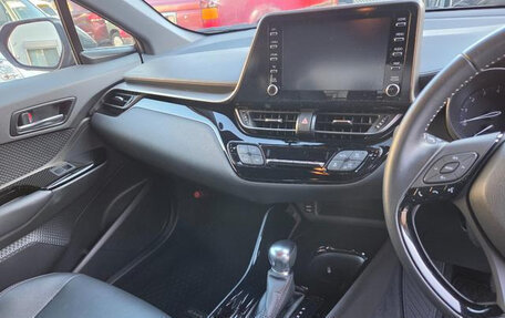 Toyota C-HR I рестайлинг, 2023 год, 2 070 000 рублей, 12 фотография