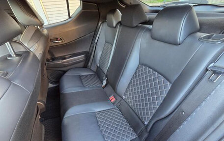 Toyota C-HR I рестайлинг, 2023 год, 2 070 000 рублей, 15 фотография