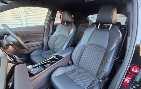 Toyota C-HR I рестайлинг, 2023 год, 2 070 000 рублей, 9 фотография