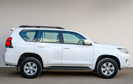 Toyota Land Cruiser Prado 150 рестайлинг 2, 2018 год, 3 955 000 рублей, 4 фотография