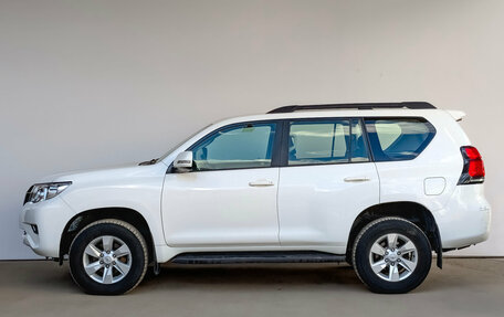 Toyota Land Cruiser Prado 150 рестайлинг 2, 2018 год, 3 955 000 рублей, 8 фотография