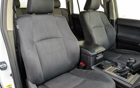 Toyota Land Cruiser Prado 150 рестайлинг 2, 2018 год, 3 955 000 рублей, 23 фотография