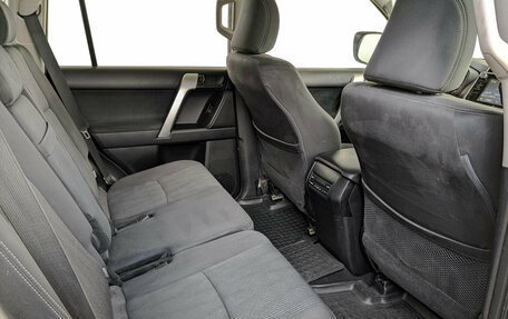 Toyota Land Cruiser Prado 150 рестайлинг 2, 2018 год, 3 955 000 рублей, 18 фотография