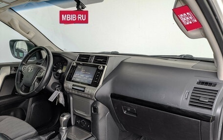 Toyota Land Cruiser Prado 150 рестайлинг 2, 2018 год, 3 955 000 рублей, 13 фотография