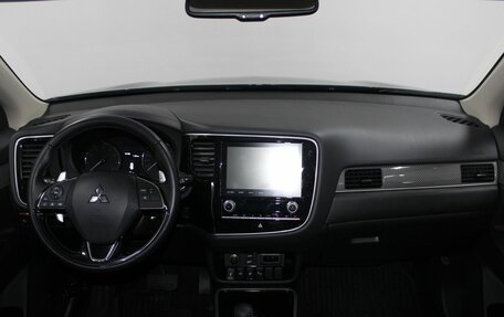 Mitsubishi Outlander III рестайлинг 3, 2021 год, 2 999 900 рублей, 8 фотография