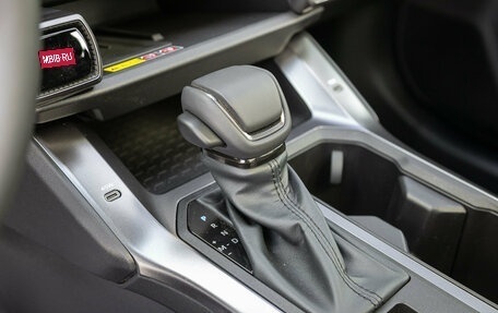 Toyota RAV4, 2025 год, 4 951 000 рублей, 11 фотография