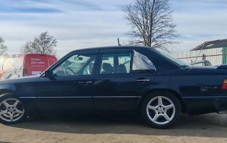 Mercedes-Benz W124, 1991 год, 320 000 рублей, 1 фотография