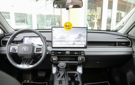 Toyota RAV4, 2025 год, 4 951 000 рублей, 18 фотография