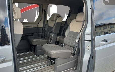 Volkswagen Multivan, 2023 год, 5 500 000 рублей, 17 фотография