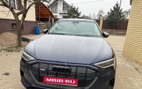 Audi e-tron I, 2022 год, 5 850 000 рублей, 2 фотография