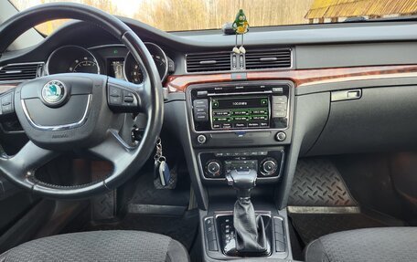 Skoda Superb III рестайлинг, 2012 год, 1 250 000 рублей, 11 фотография