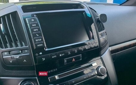 Toyota Land Cruiser 200, 2013 год, 3 200 000 рублей, 2 фотография