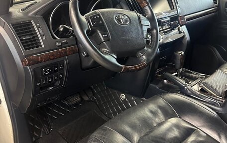 Toyota Land Cruiser 200, 2013 год, 3 200 000 рублей, 7 фотография