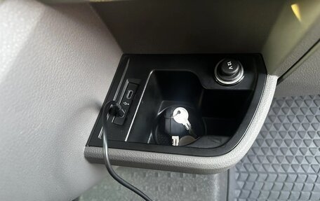 Volkswagen Caravelle T6 рестайлинг, 2020 год, 6 000 000 рублей, 18 фотография