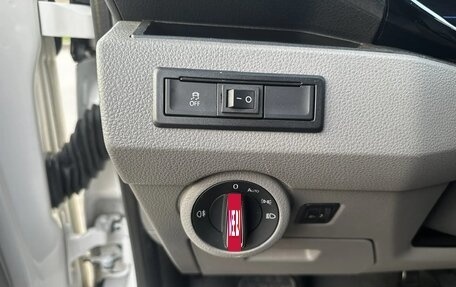 Volkswagen Caravelle T6 рестайлинг, 2020 год, 6 000 000 рублей, 16 фотография