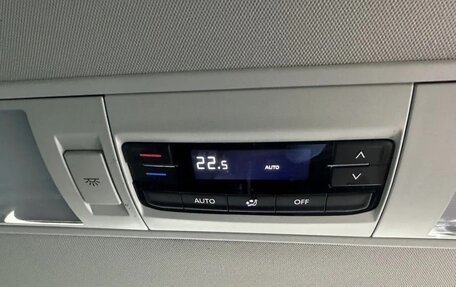 Volkswagen Caravelle T6 рестайлинг, 2020 год, 6 000 000 рублей, 25 фотография