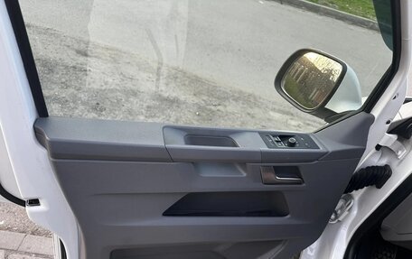 Volkswagen Caravelle T6 рестайлинг, 2020 год, 6 000 000 рублей, 28 фотография