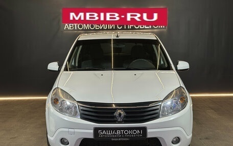 Renault Sandero I, 2013 год, 690 000 рублей, 2 фотография