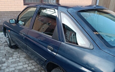 Ford Escort V, 1997 год, 395 000 рублей, 2 фотография