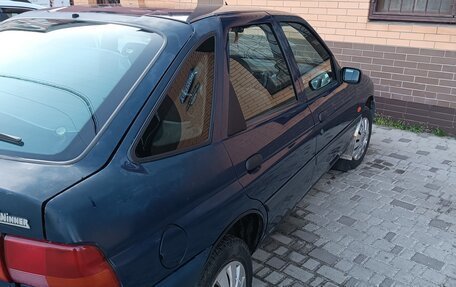 Ford Escort V, 1997 год, 395 000 рублей, 3 фотография