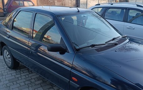 Ford Escort V, 1997 год, 395 000 рублей, 4 фотография