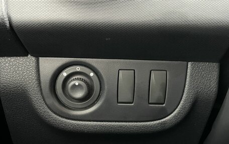 Renault Sandero II рестайлинг, 2019 год, 1 210 000 рублей, 18 фотография