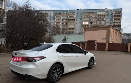Toyota Camry, 2021 год, 3 200 000 рублей, 5 фотография