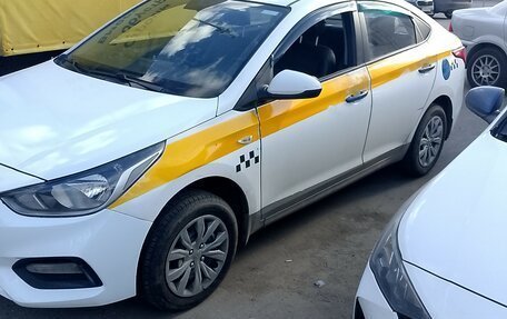 Hyundai Solaris II рестайлинг, 2017 год, 750 000 рублей, 2 фотография