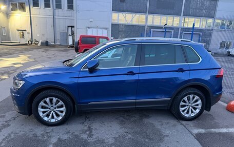 Volkswagen Tiguan II, 2018 год, 2 820 000 рублей, 2 фотография