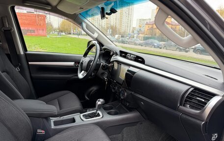 Toyota Hilux VIII, 2017 год, 3 400 000 рублей, 5 фотография