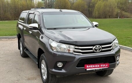 Toyota Hilux VIII, 2017 год, 3 400 000 рублей, 3 фотография