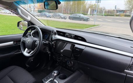 Toyota Hilux VIII, 2017 год, 3 400 000 рублей, 14 фотография