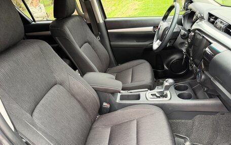 Toyota Hilux VIII, 2017 год, 3 400 000 рублей, 16 фотография