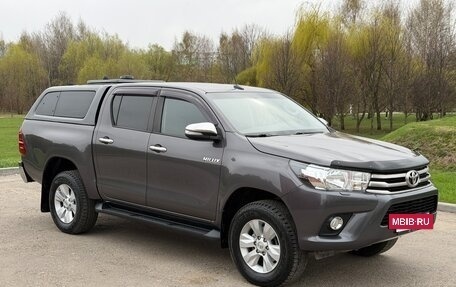 Toyota Hilux VIII, 2017 год, 3 400 000 рублей, 10 фотография
