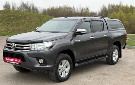 Toyota Hilux VIII, 2017 год, 3 400 000 рублей, 11 фотография