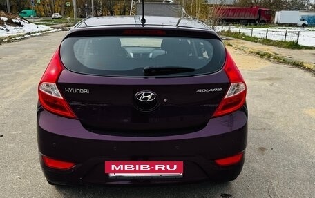 Hyundai Solaris II рестайлинг, 2011 год, 800 000 рублей, 4 фотография