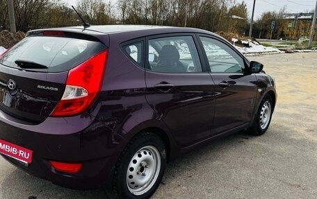 Hyundai Solaris II рестайлинг, 2011 год, 800 000 рублей, 5 фотография