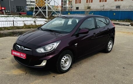 Hyundai Solaris II рестайлинг, 2011 год, 800 000 рублей, 7 фотография