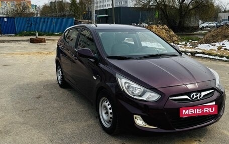 Hyundai Solaris II рестайлинг, 2011 год, 800 000 рублей, 6 фотография