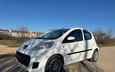 Peugeot 107 I рестайлинг, 2011 год, 499 000 рублей, 2 фотография