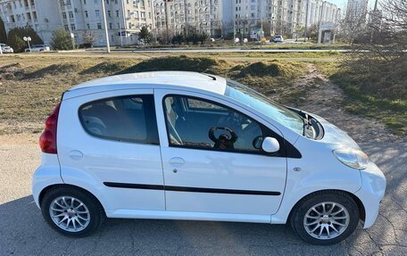 Peugeot 107 I рестайлинг, 2011 год, 499 000 рублей, 7 фотография