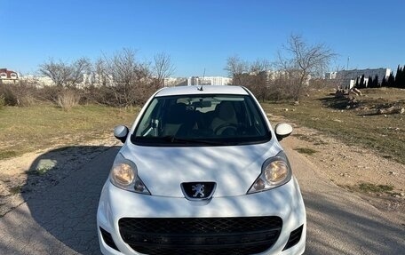 Peugeot 107 I рестайлинг, 2011 год, 499 000 рублей, 3 фотография